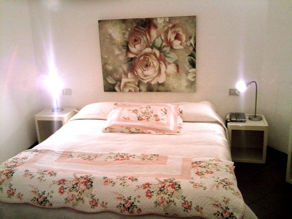 Hotel Pensione Moderna Бонасола Екстериор снимка